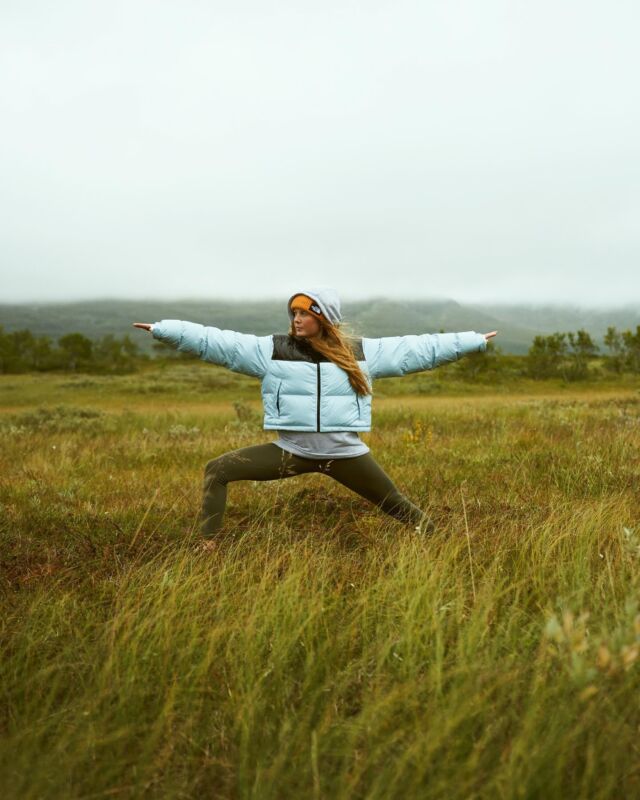 Welcome to our first Yoga retreat June 27th-June 30th! Here, we’ll teach Sattva Yoga Journeys and meditation originating from the Himalayan tradition mixed with our own learnings from dancing down the mountains on our skis and snowboards. By honoring our lands and traditions of the North, together with the teachings from the Himalayas, we inspire to evolve and expand in Unity. Our intention is to bring clarity, and guide you to your own truth - your innate being. This enables us to be ourselves with complete confidence and love. In our classes we will be using meditation, asanas, mantra, pranayama and kriya. A practice that leads to expansion, evolution and liberation. In this we are, on all levels, preparing for transformation and enabling access to more of the infinite intelligence. If you are curious to dive deeper into your true Self and strengthen physically, mentally and spiritually - come join us!
We will be all in for you. 
// Evelina Nilsson with crew. 

 

Velkommen til vårt første yogaretreat, 27. til 30.juni! Vi praktiserer Sattva Yoga Journeys og Meditasjon med røtter i Himalayisk tradisjon, blandet med våre egne erfaringer og læringer fra ski- og snowboardkjøringens dans ned snøkledde fjellsider i nord. Vi ønsker å hedre landet og tradisjonene i nord, og blande dette sammen med visdommen fra Himalaya med intensjon om å utvikle oss- og vokse i kjærlighet. Vår intensjon er å bringe klarhet og guide deg til din egen sannhet og indre kraft. Så du kan være deg selv med full selvtillit og kjærlighet. I våre sesjoner vil vi benytte meditasjon, asanas, mantra, pranayama og kriya. Dette er en yogalære som fører til ekspansjon, utvikling og frihet. Vi forbereder oss på alle plan til transformasjon og til å få tilgang til mer av vår egen uendelige intelligens. Bli med på retreat hvis du er nysgjerrig på å dykke dypere i ditt sanne jeg og samtidig styrke deg fysisk, mentalt og spirituelt. Vi kommer til å være all in for deg.

// Evelina Nilsson med crew. 

📸: @oscarcmorin 

#yoga #sattva #north #northernnorway #meditasjon #meditation #relax #retreat #thisisarcticliving #arcticnuvsvag #life #sense #breathe #pust #grønnmat